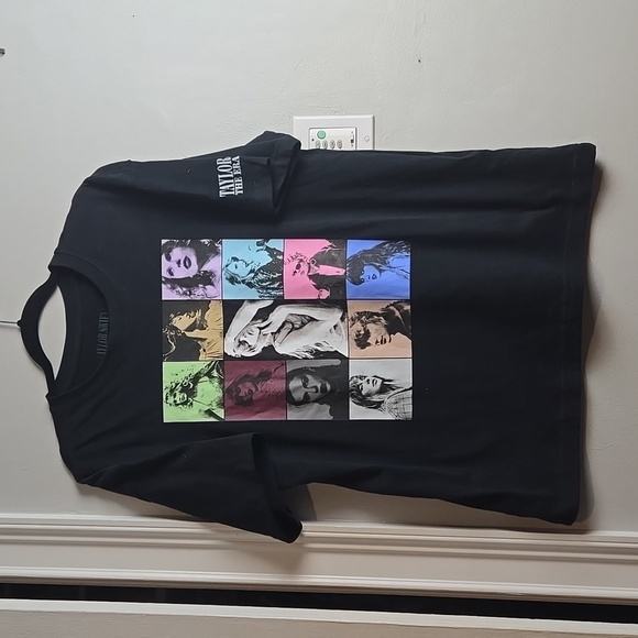 Taylor Swift The Eras Tour T-Shirt Official Concert Cities 2023-2024-Size Medium - Picture 1 of 12